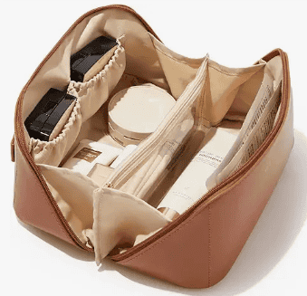 Large-capacity travel makeup bag/cosmetic organizer.